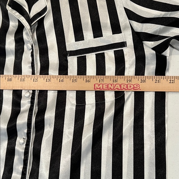 Vintage 2-Piece Black and White Striped Satin Pajama Button Top and Shorts M - Picture 4 of 12